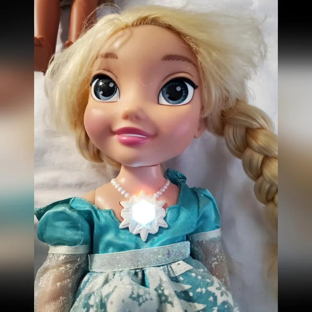 :*3 toddler Disney Princess Doll Baby 13" singing Frozen Elsa Moana & DC batgirl - Picture 13 of 15